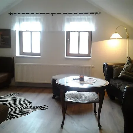 Ferienwohnung Im Dachgeschoss Apartman